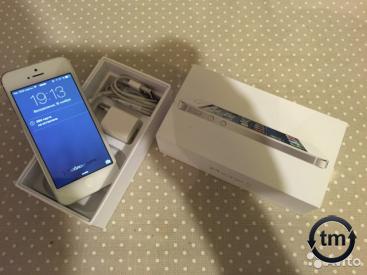 Apple iPhone 5 16GB (Белый) в отличном состоянии Купить Москва iPhone